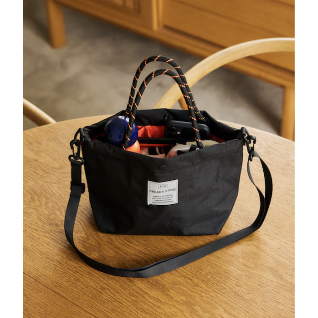 KiU× FREAK'S STORE 防水雙向手提迷你包