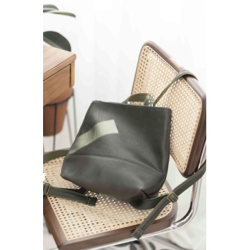 SomosCasia 真皮後背包 