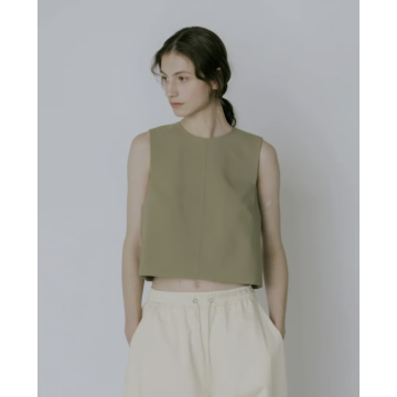 lit Cropped Sleeveless Tops