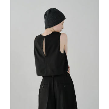lit Cropped Sleeveless Tops